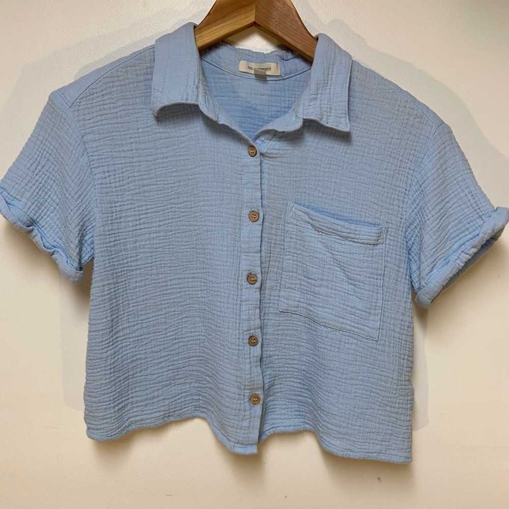 No Comment Button Down Shirt Womens Size M Blue Cotton Gauze Cropped Top Relaxed